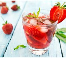 Клубничный лимонад