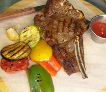 Стейк Рибай с овощами гриль
