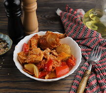 Курица с овощами и картофелем