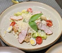 Цезарь с курицей