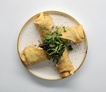 Блины по-венски с курицей и грибами в сливочном соусе