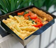 Креветки в панировке с картофелем фри