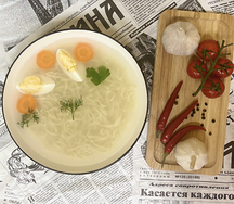 Куриный бульон с яичной лапшой