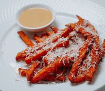 Батат фри с пармезаном