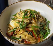 Удон с куриной грудкой