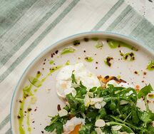 Картофельные драники с яйцом пашот