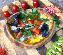Хачапури Бекон и томаты