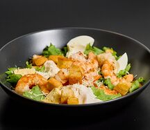 Салат Цезарь с креветками