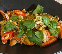 Лапша яичная с креветкой 