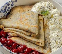 Блины с маком и вишней
