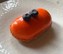 Муссовое пирожное Манго-маракуйя