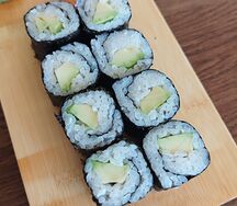 Ролл Маки с авокадо
