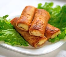 Блинчики с мясом и сметаной