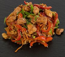 Wok рис с говядиной