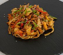 Wok удон с морепродуктами