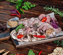 Доска фирменных мясных деликатесов