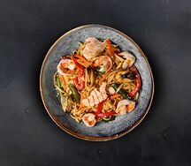 Вок с морепродуктами