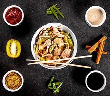 Вок с лососем