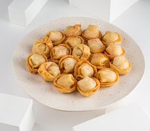 Пельмени фри с соусом на выбор