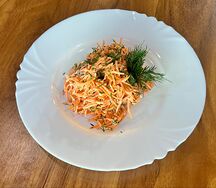 Салат из свежей моркови