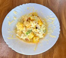 Салат Цезарь с курицей