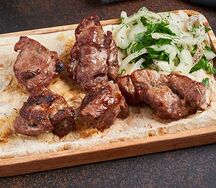 Шашлык из кусковой баранины