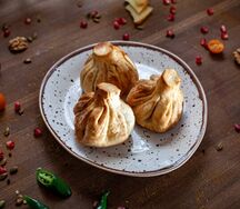 Жареные хинкали с бараниной