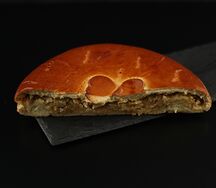 Половинка пирога с капустой
