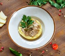 Бефстроганов из телятины с картофельным пюре