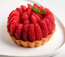 Тарталетка с малиной