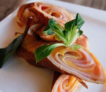 Блин с ветчиной и сыром