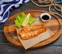 Семга на гриле с овощами