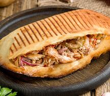 Шаурма в тандырной лепешке