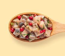 Сельдь с брусникой