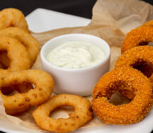 Микс из луковых и кальмаровых колец