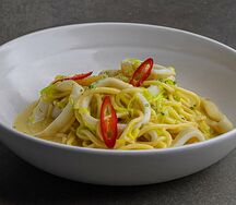 Спагетти с кальмаром и шичими
