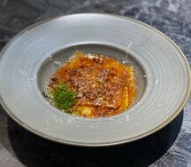 Равиоли с вялеными томатами и сливочным сыром