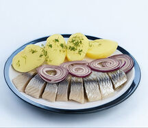 Селедочка с картофелем