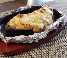 Запеченный баклажан с томатами