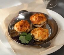 Запеченные грибочки с сыром