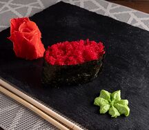 Суши с красной икрой