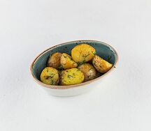 Обжаренный мини-картофель с чесноком