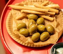 Маринованные оливки