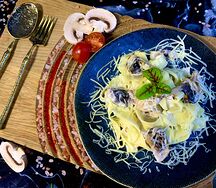 Фетучини с курицей и грибами