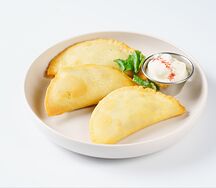 Эмпанадас с сыром и зеленью