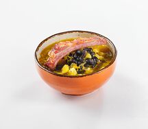 Суп с черными бобами и копчеными ребрами