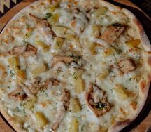 Курица с ананасами