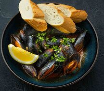 Мидии Том ям