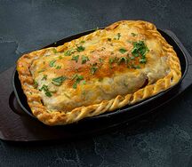 Ирландский пирог с говяжьим фаршем и сыром моцарелла