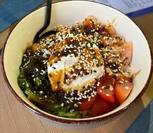 Поке боул лосось